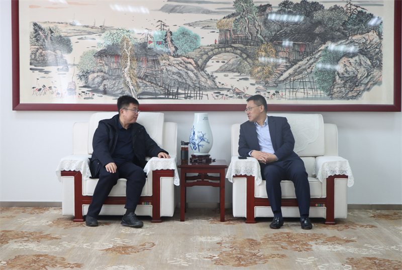 槐蔭區(qū)副區(qū)長、區(qū)政府黨組成員周晨一行蒞臨集團調(diào)研指導